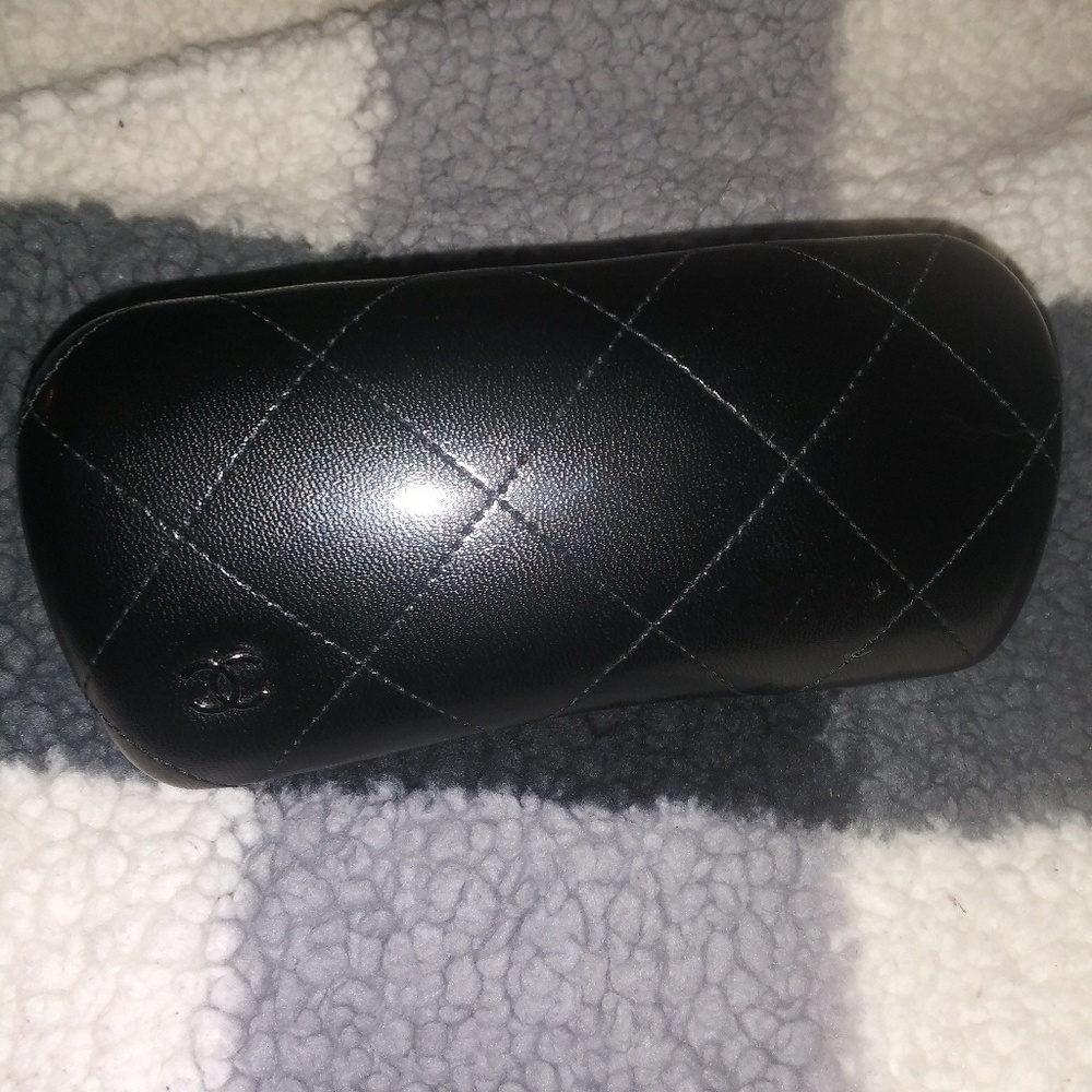 ✨✨Quilted Chanel Sunglass case